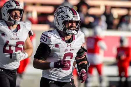 FCRecruits's tweet photo. LETS DISCUSS RECRUITING 

C/o 27, 28, 29 &amp; 30! If You Are Interested In Being Recruited By Southern Illinois University ( @SIU_Football ) COMMENT film, RETWEET &amp; DM us. We Are Sending Over Playmakers For Evaluation.

Coaches &amp; Parents Reach Out!

#TheHomeOfRecruiting🏭 https://t.co/WvKLvXzAyM