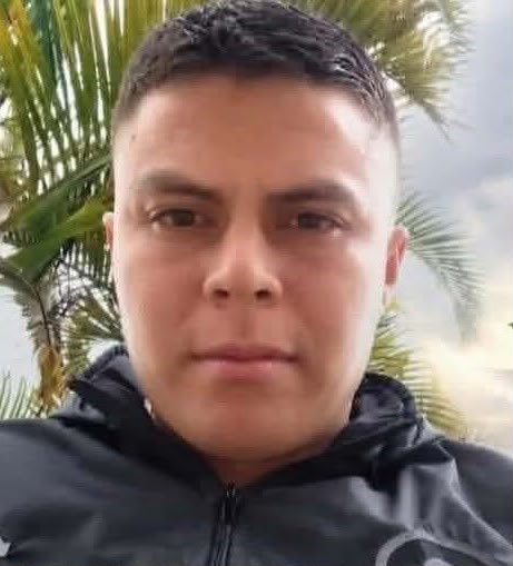 millerfdoarias's tweet photo. 🚨 Judicial | Asesinan a Uverney Ordóñez Salazar en el barrio Las Flores de El Tambo, Cauca. En el mismo hecho, una adulta mayor identificada como Nayibe Castro falleció al ser alcanzada por una bala perdida afuera de su vivienda. #ÚltimaHora https://t.co/inbg54hFCQ