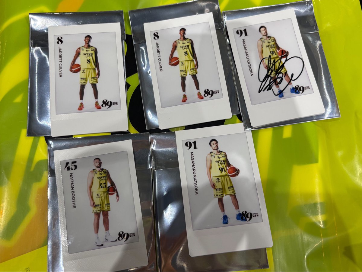 10_19_45's tweet photo. 仙台89ERS チェキ 交換

【譲】
サイン入り　91
ノーマル　8 ×2、45、91

【求】
サイン入り　15＞9＞14、24
ノーマル　15

今日または10/9現地交換
お気軽にお声掛けください！
#89ers https://t.co/zBujAoYsAS
