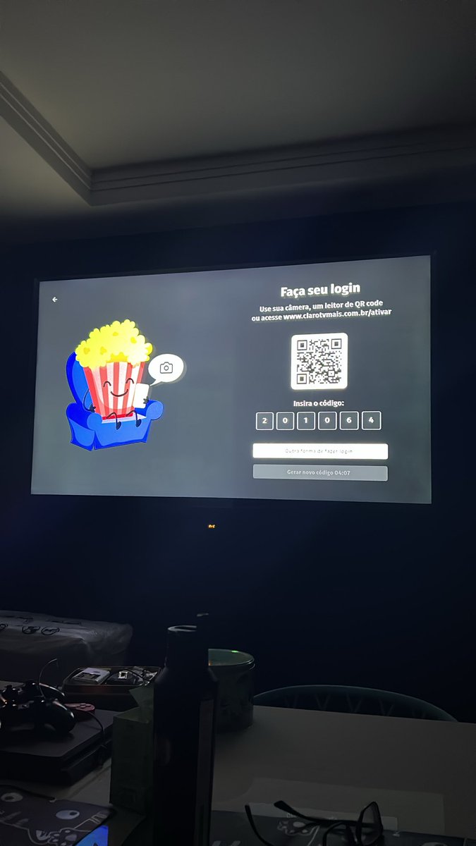FodaSeOSTF's tweet photo. @ClaroBrasil é uma bosta. Serviço e atendimento. Me faz mal. https://t.co/L49lLyQA6C