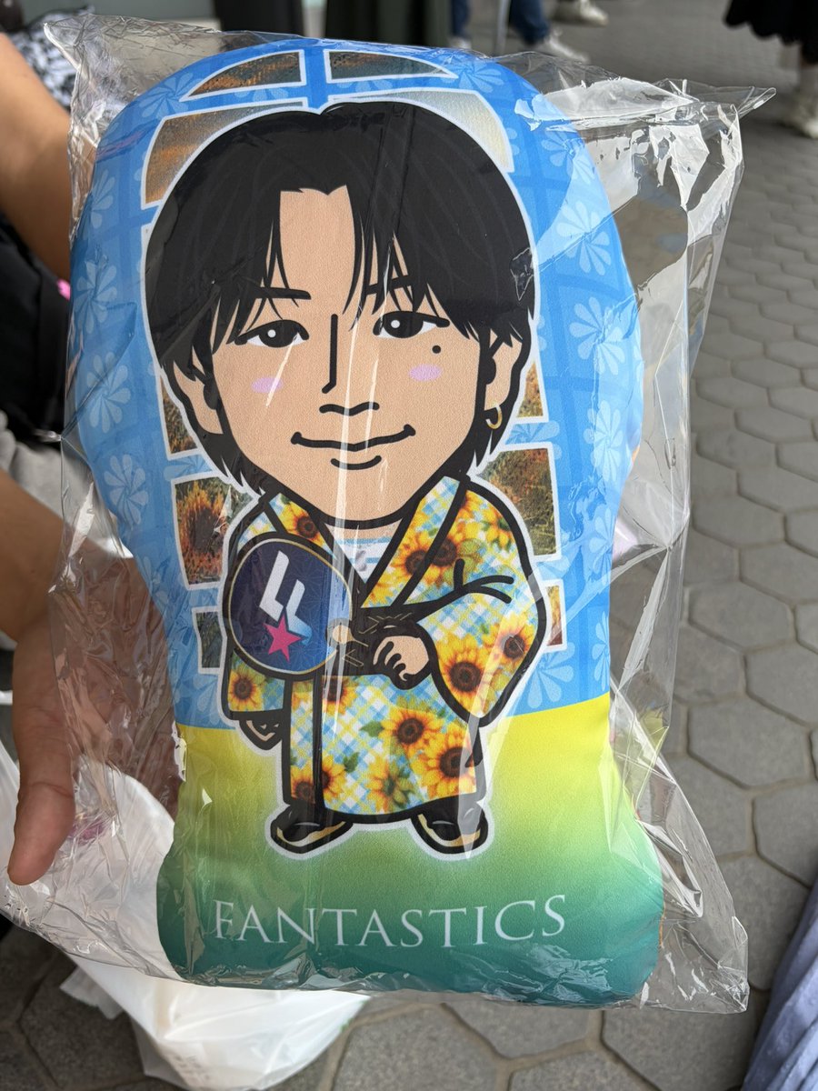ten_tom04's tweet photo. 【交換】FANTASTICS LIVE TOUR 2026 SUNFLOWER ファンタ ガチャ グッズ 縁日 くじ 特賞

求:堀夏喜>>買取

譲:澤本夏輝

異種可能。
EXPO(29日)にて手渡し可能
検索からでもお気軽にお声がけください！ https://t.co/8QPg037rcp