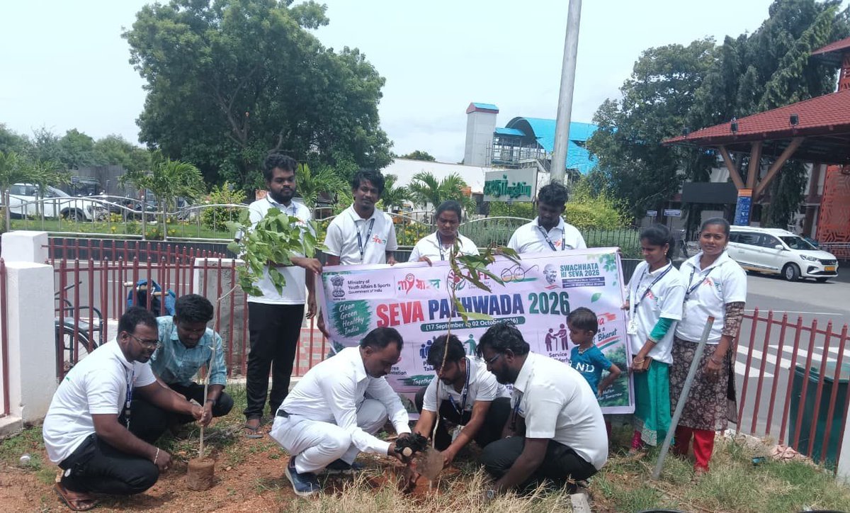 SalemDRM's tweet photo. Day 9 at Salem Division - Triple impact! 💪
📢 Awareness drive to public by Railway staff
🌱 Plantation of saplings - Green initiative
🧹 Intensive cleaning work
#SwachhataHiSeva #Day8 #SalemDivision #SwachhBharat" https://t.co/Ln9KtL1QZZ