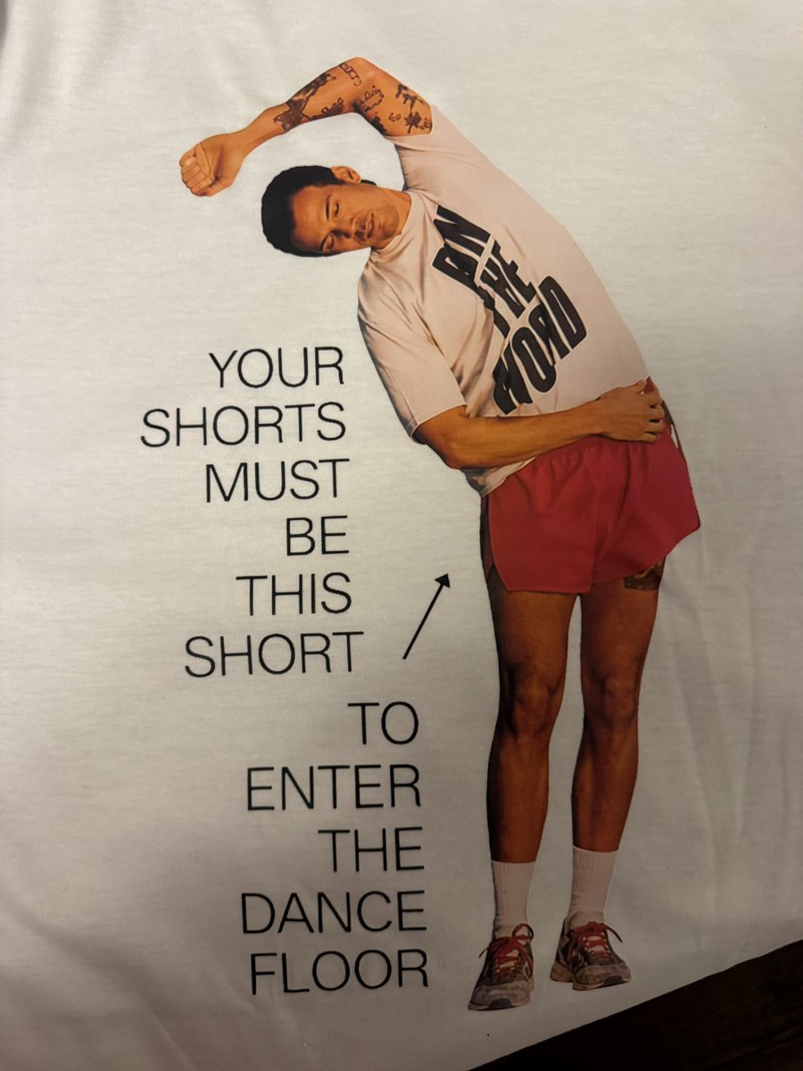honeytilda's tweet photo. i bought a harry shirt off shein im screaming WHO IS THIS😭😭😭 https://t.co/8a99p2IZdc