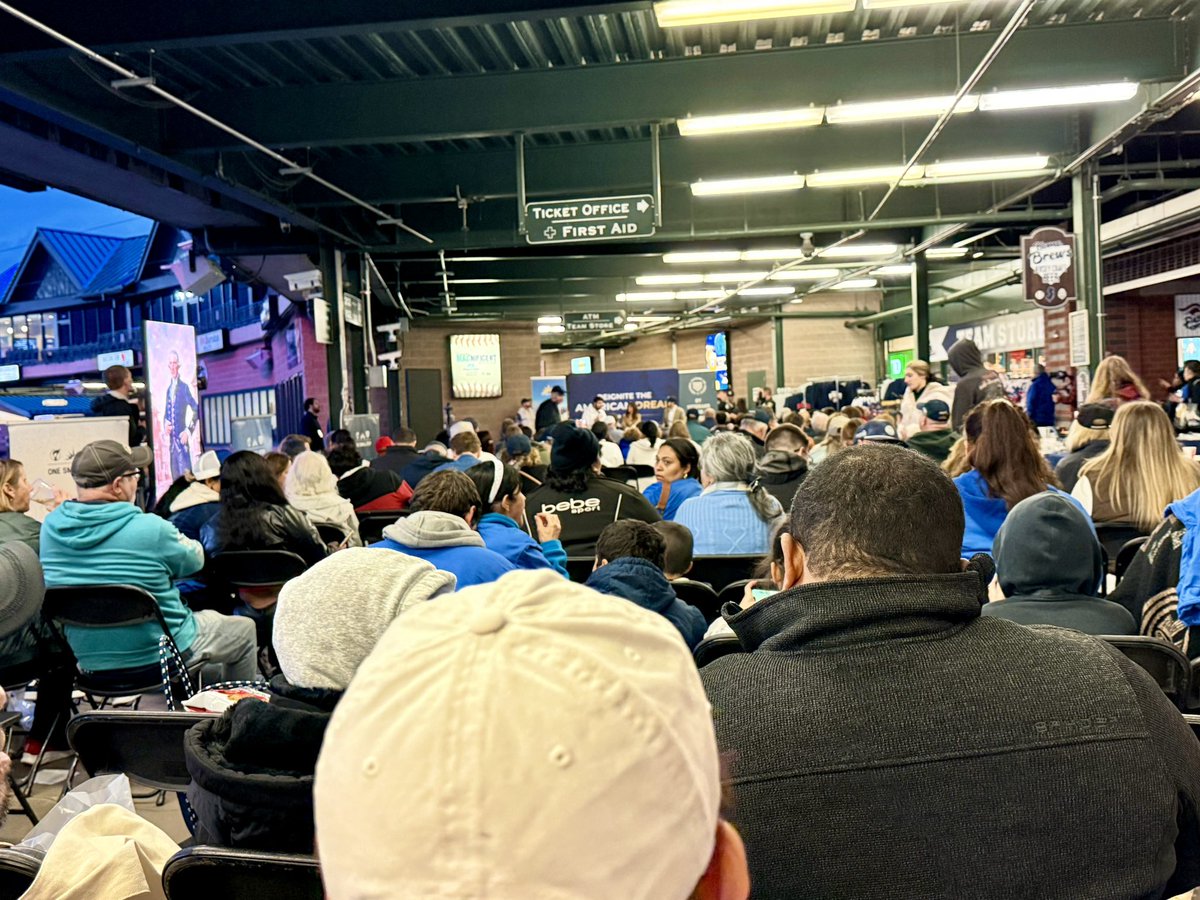 VoluntaryXCHG's tweet photo. What a night at TD Bank Ballpark celebrating 250 years of freedom with @Jrsy1st, @LIBREinitiative, @AFPhq and @ConcernedVets. Thanks to speakers @danielggarza, @RCamposDuffy, @guypbenson, Assemblyman @votekanitra and Mayor @MatthewMoench for making it a great one 🇺🇸 https://t.co/idIZTaSXQH