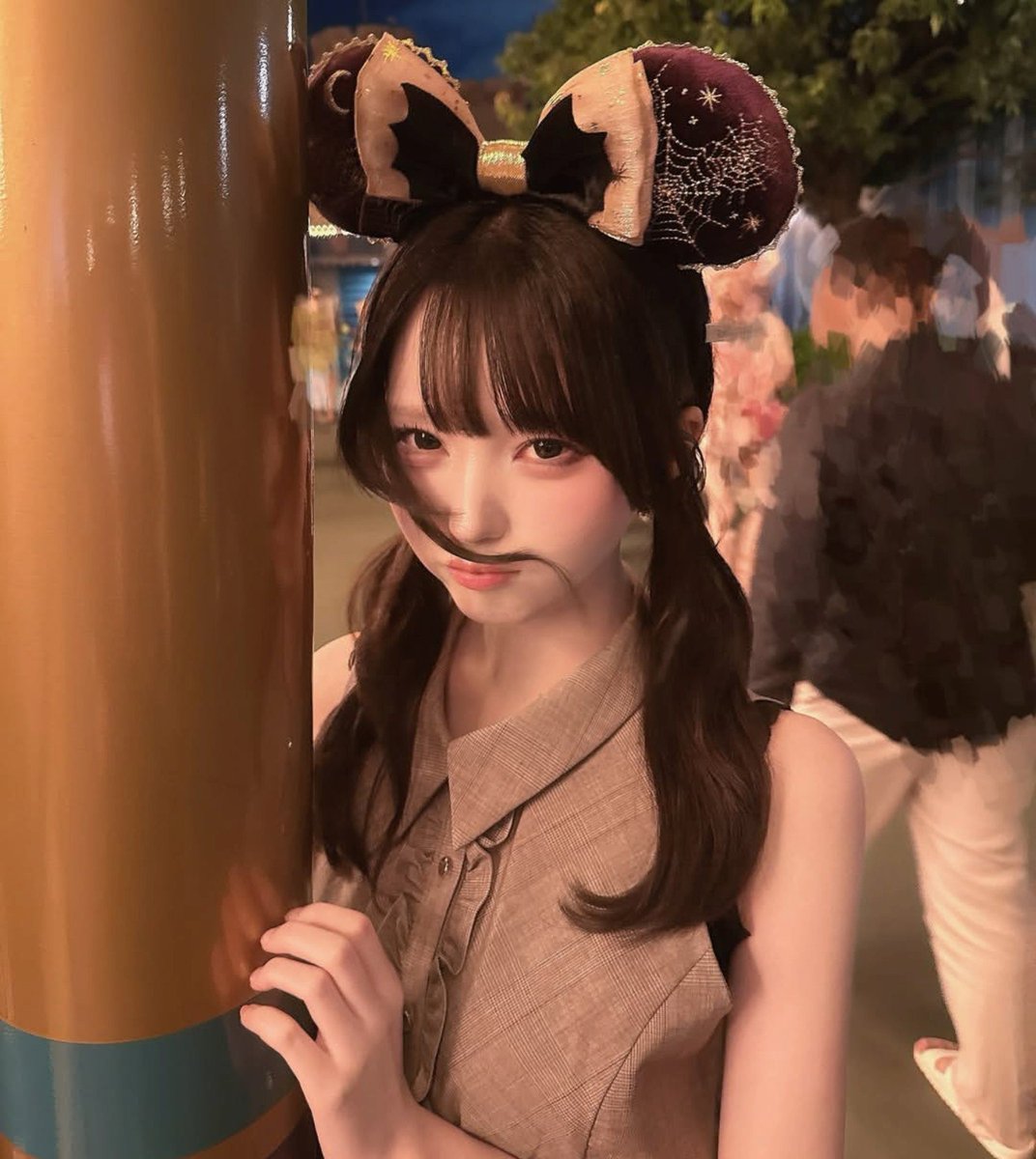 22ayuchaluv's tweet photo. ｱﾀｼ「見て！カチューシャお揃いにした♩」
💜「え？それ逆じゃない？」

⬆️カチューシャ裏と表逆につけてて大恥

 # 勘弁して # あゆみさんに手叩かれて笑われて顔ない
 #あゆみんエゴサ用 https://t.co/lNG5VU66zG