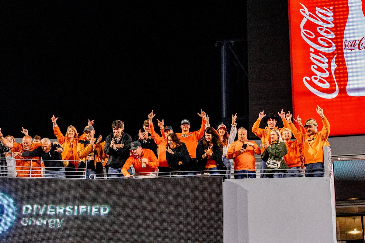 OSUAthletics's tweet photo. We 🧡 the Loyal &amp; True https://t.co/qRgVTjZeBF