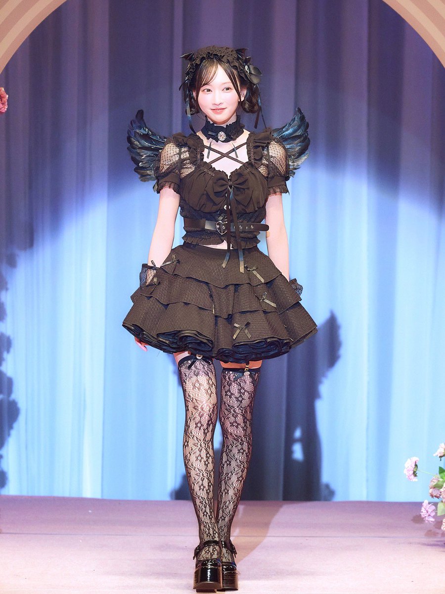 _malymoon's tweet photo. Malymoon初の単独ファッションショー🌙

Halloween Fashion Show 2026
Produced by PECHE🍑

Model｜越智ゆらの

ツインウィングエンジェルドレス✨
Color｜Black 

#Malymoon #マリームーンHFS2026 https://t.co/xZjnQY8nX1