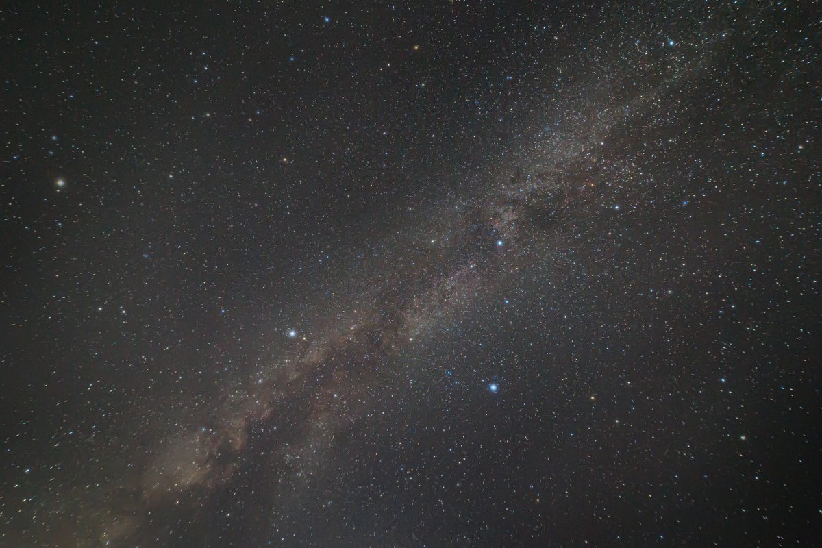 isg_planetarium's tweet photo. 今日は「世界観光の日」🧳
去年、八重山に来てくださった観光客数は149万人超え過去最高です😲
青すぎる海🏖綺麗すぎる星🌟珍しすぎる生き物📷 
何もない島だけど何度も行きたくなる石垣島🌞
海外の方も今年はたくさんきてくれてるような気がします！
まだまだ暑い石垣島、遊びに来てください☀️🌺☺️ https://t.co/VZamlgjZUW