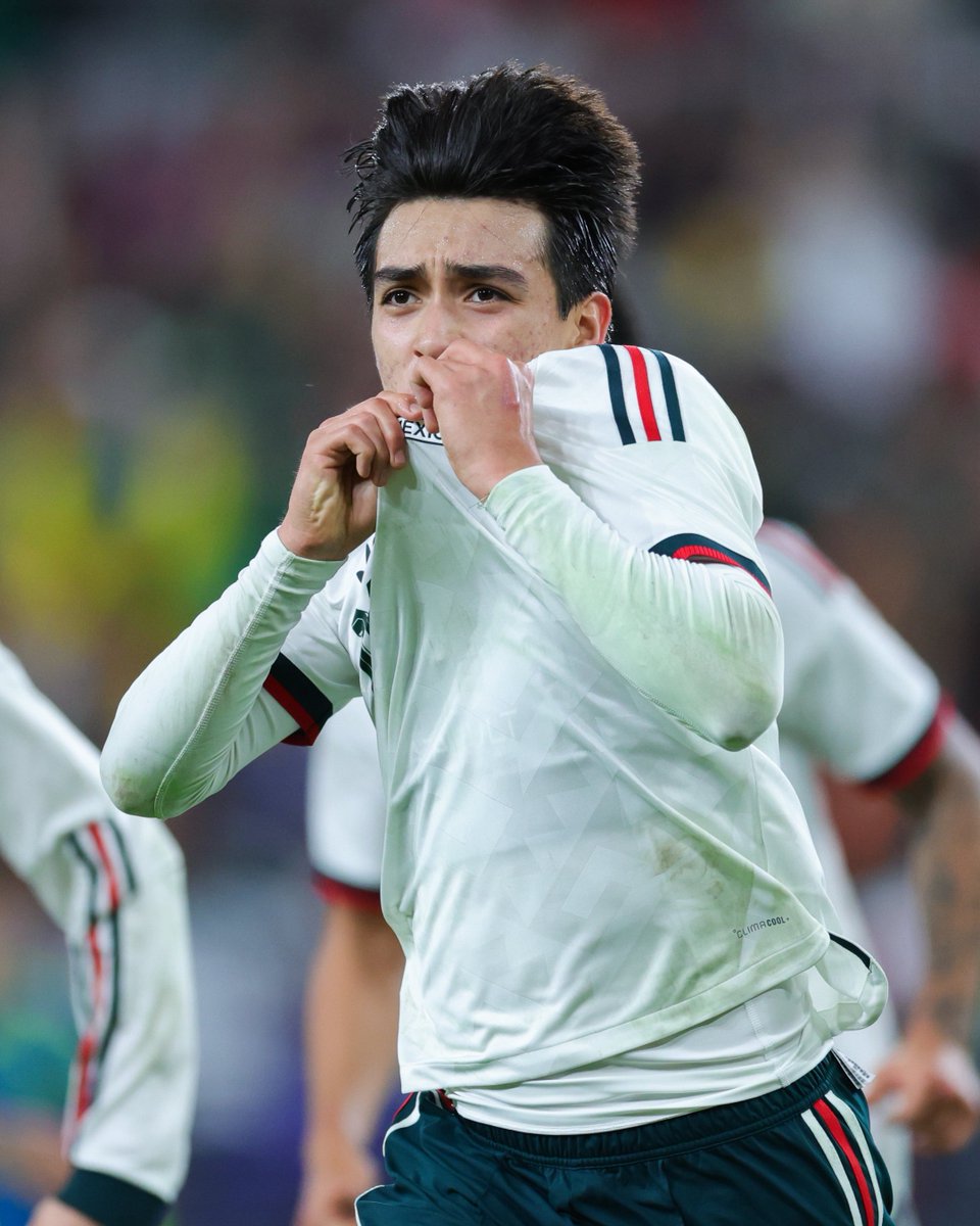 madrid_total2's tweet photo. Gilberto Mora:

• Más joven en debutar con México en la historia (16 años)

• Más joven en ganar un título internacional en la historia (rompió récord a Lamine Yamal y Pelé)

• Más joven en jugar un Mundial con México en la historia

• Más joven en marcar gol con México en la historia

Y seguro me faltan más cosas. INCRIEBLE.