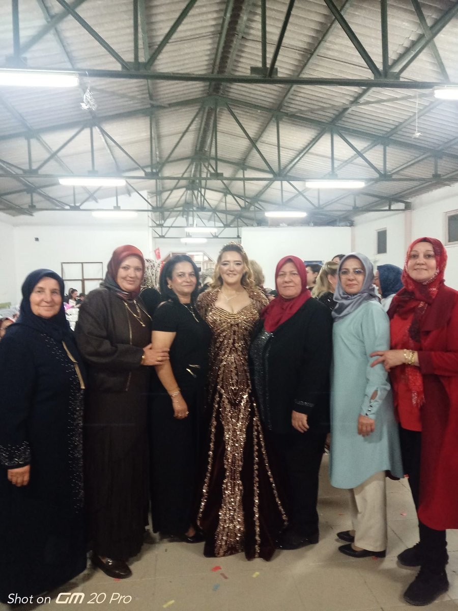 AkadinEskisehir's tweet photo. Yönetim Kurulu Üyemiz Ayten Kaya’nın oğlu Murat’ın kına gecesine, İl Kadın Kolları Başkan Yardımcılarımız ve Yönetim Kurulu Üyelerimiz katılım sağlayarak bu özel günlerinde mutluluklarına ortak oldular.
Rabbim Murat’a ve kıymetli eşine bir ömür boyu huzur ve mutluluk nasip etsin. Allah tamamına erdirsin.
