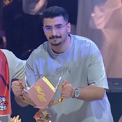 lMeshari4's tweet photo. رايتك بيضا يابو سعد ومن كسب معرفتك طاب حظة يابعدي 🧡 https://t.co/X1LnVwmSLg