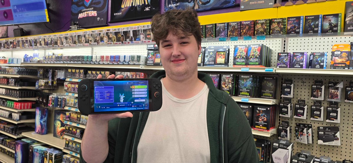 TDUmbreon's tweet photo. Won my first league cup of the season undefeated 

Luckiest bastard in DFW 😭 🥀

122/worlds? https://t.co/TyQ7kbRDm2