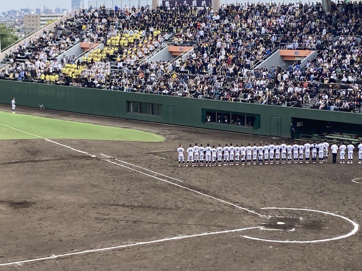 shinsyurakuda's tweet photo. 神奈川県高校野球準決勝
横浜5対1武相
武相6回までは粘り強く戦っていたが
流石の横浜の力に力尽きる😂 https://t.co/mwLucU9w80