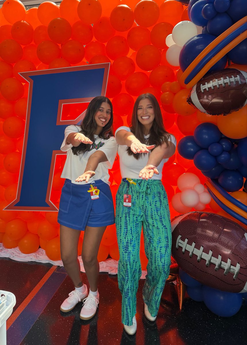 katieturner0087's tweet photo. September has been GOOD!!!! Go Gators!! 🐊 https://t.co/VpOR9c9gKc