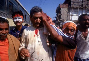 Girishbdwj's tweet photo. On his 100th Janmadin today.
The man who took lathi blows leading Kar Seva at Ayodhya, never compromised, and lived only for Ram Janmabhoomi.
Ram Mandir now stands. His tapasya did not go in vain.
Naman to the true Hindu Hriday Samrat Shri Ashok Singhal Ji. #100YearsOfAshokJi https://t.co/XUnJ7xQ4N8