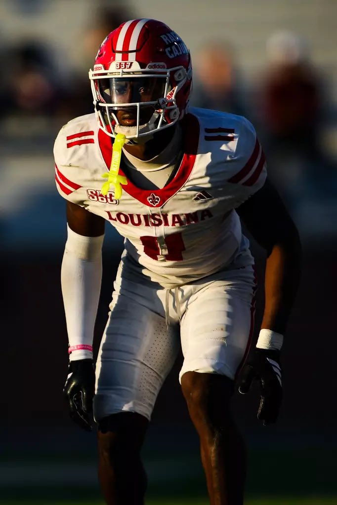 EiserlohDawson's tweet photo. Brent Gordon Jr for @RaginCajunsFB tonight in the 34-7 win over Charlotte:

7 tackles
1.5 TFLs
2 pass breakups
1 interception
2 forced fumbles
1 fumble recovery

Just give him the @SunBelt Defensive POTW award now https://t.co/8MLlmvugjp