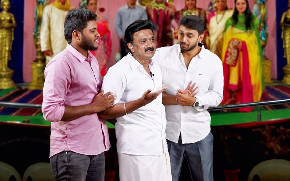 Seelan14va's tweet photo. @SiluvaM_ ஆளு ஆளுக்கு வித்தை காட்டி
அப்பா சொத்த ஆட்டைய போடுறாங்க..😅 https://t.co/UyjXy3GcSX