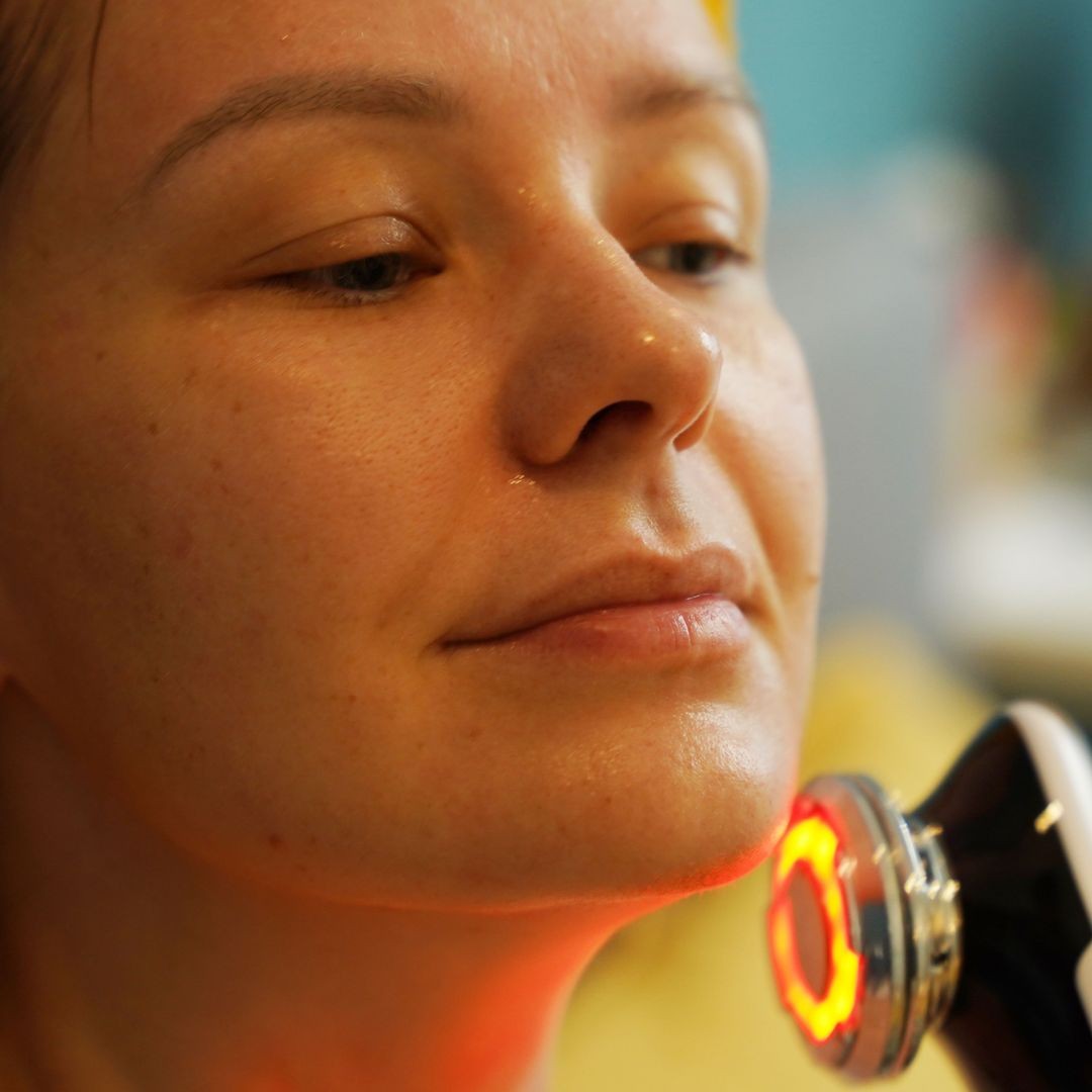 Highnessmedspa's tweet photo. Revitalize your complexion with carbon laser technology. This non-invasive treatment exfoliates and boosts collagen for radiant skin. Visit Highness Med Spa for expert care tailored to your needs. How do you maintain your skin health? Let us know below! ✨ 

#eyebrowslift #ED https://t.co/PzeEvVmoQO