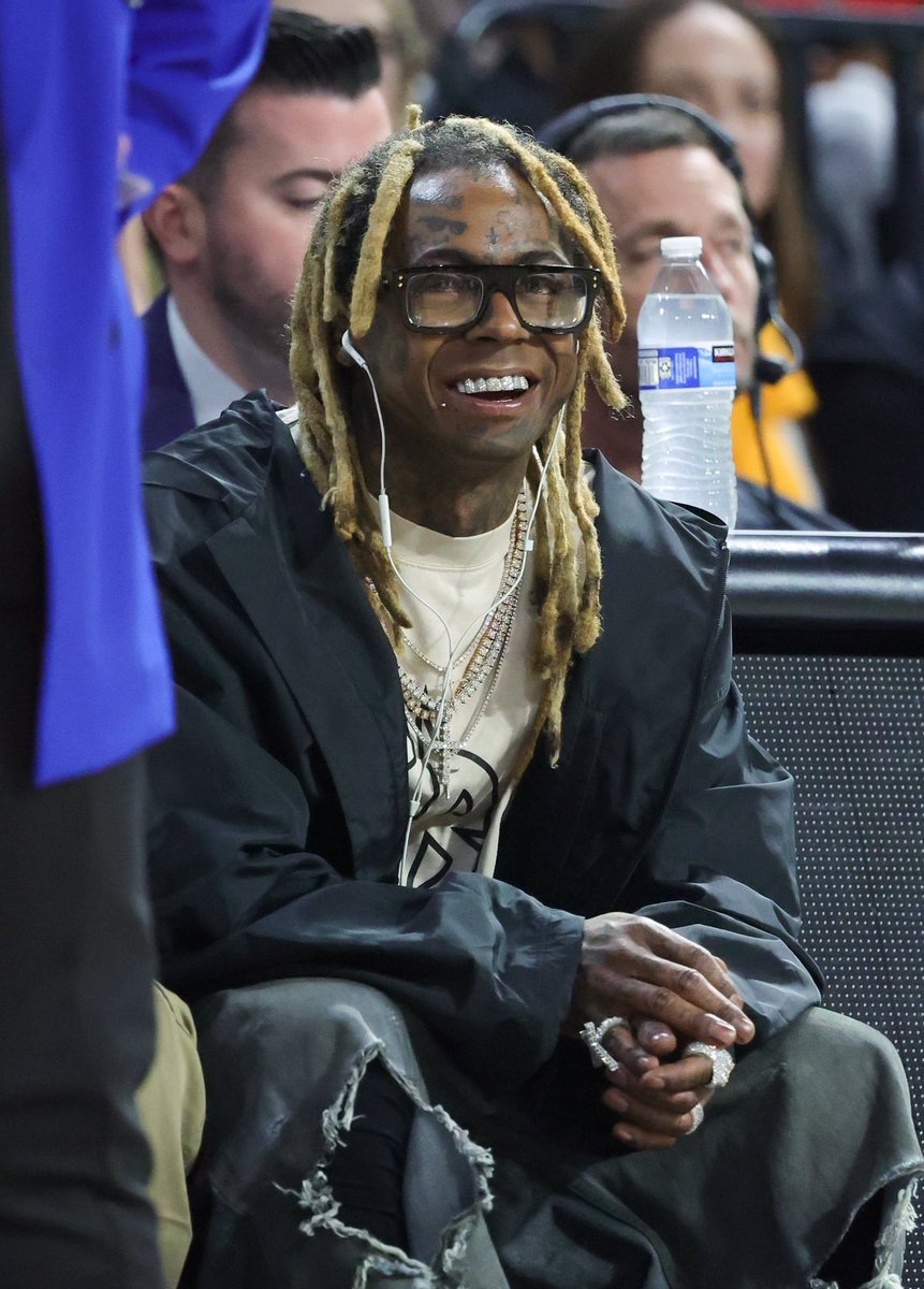 XXL's tweet photo. Happy birthday, @LilTunechi! 🎉￼

The best Lil Wayne song is ____________ https://t.co/q08UCGeV7y