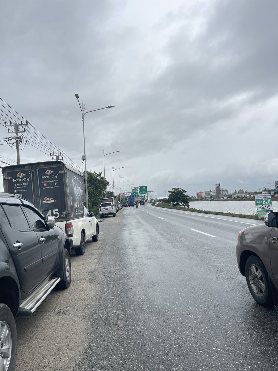 Fhdbbbntdf1's tweet photo. หีแฉะตามฝนที่ตกเลย #สมุทรปราการ https://t.co/kEWgOa1ID9