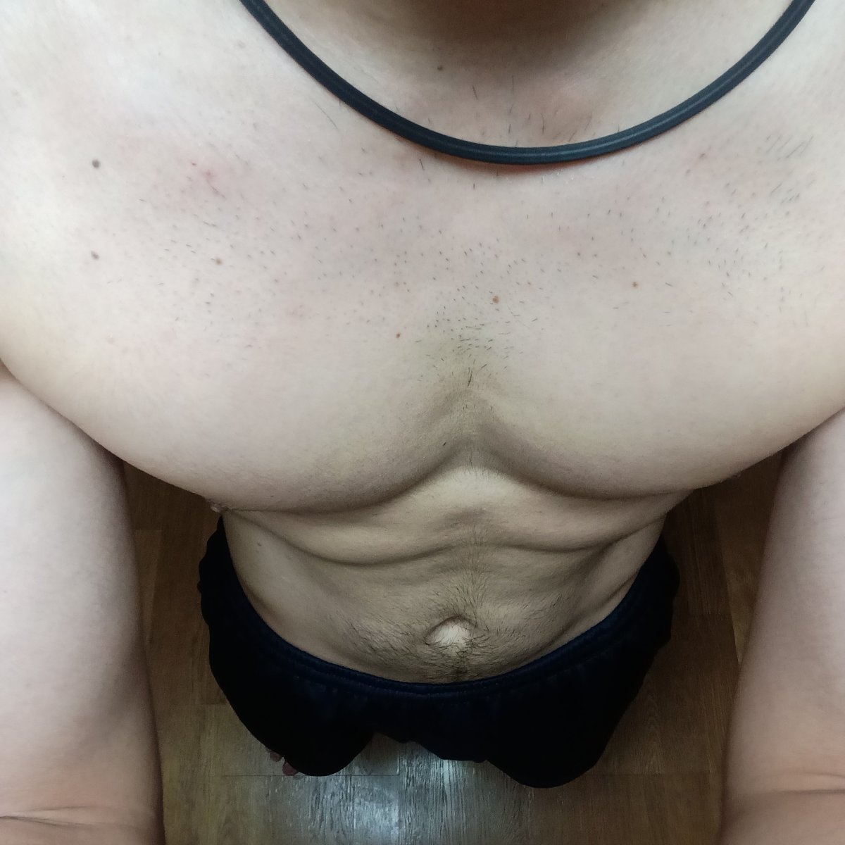 mstkossan's tweet photo. 久しぶりすぎるプチ宅トレ💪

マジで体力無さすぎるので本当に本当にちょっとだけ…

ダンベルプレス（ダンベル15kg）計30回 https://t.co/ZQZPAJ0arL