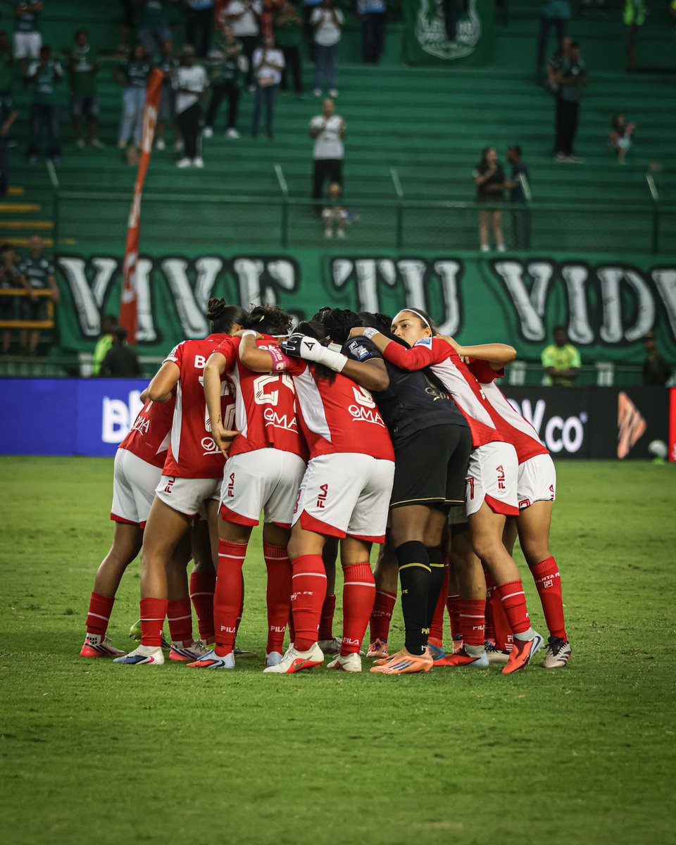 LeonasSantaFe's tweet photo. Unión, garra, valentía y corazón ✊🏻❤️ Orgullosos de ustedes, #Leonas 🦁

Cabeza en alto y a seguir ✨ ¡Nos espera el camino continental 🇮🇩🏆! https://t.co/M8T0HdHVEh