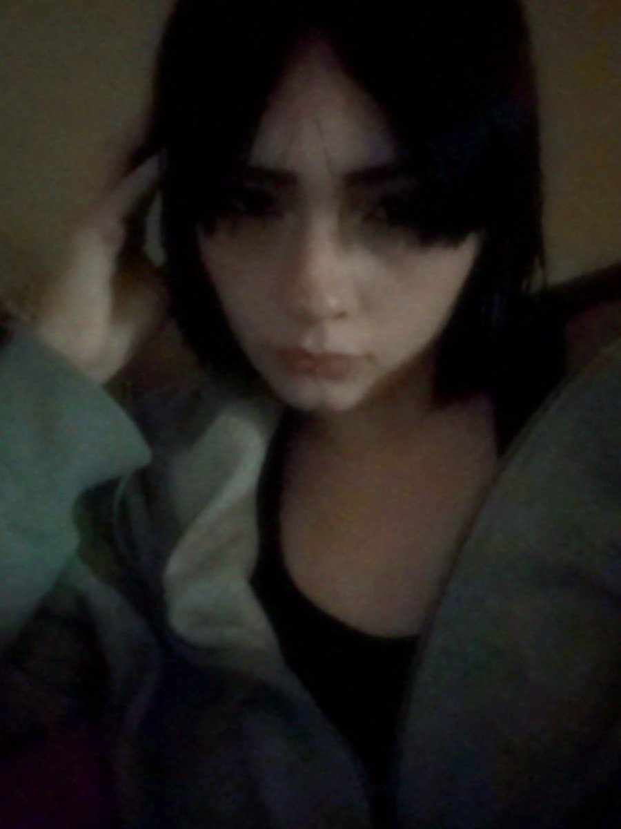 divinityvamp's tweet photo. I feel like a masc lesbian today https://t.co/3Uogkg34nS