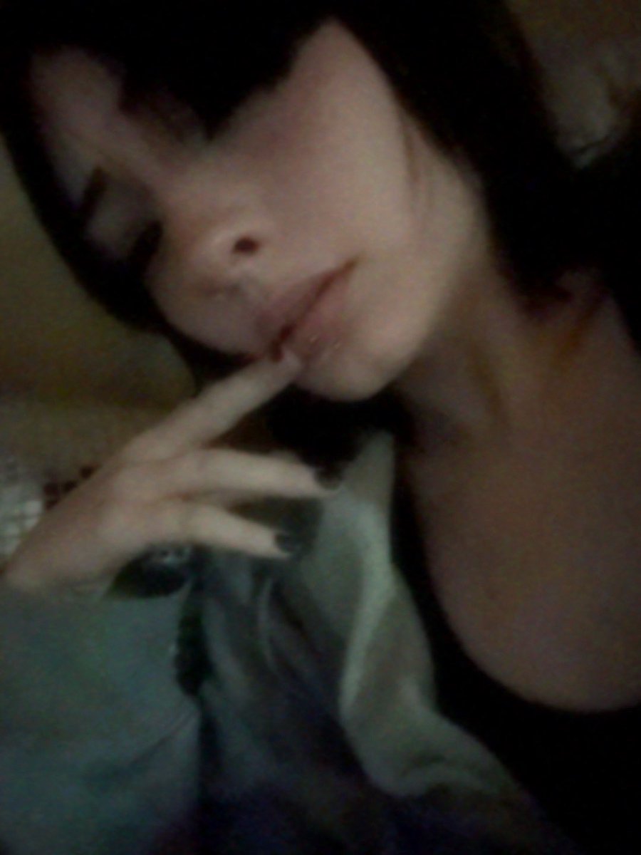 divinityvamp's tweet photo. I feel like a masc lesbian today https://t.co/3Uogkg34nS