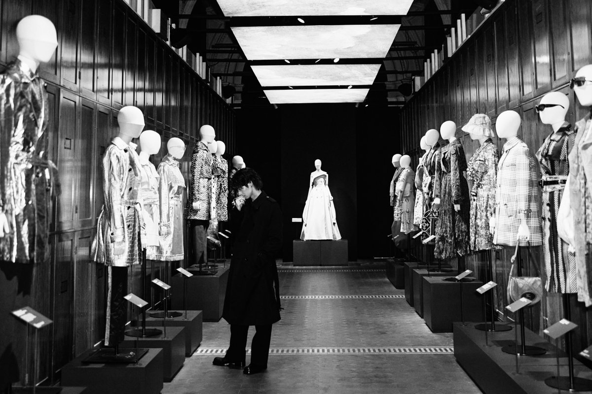 allbright_ofc's tweet photo. Bright in London with Burberry at V&amp;A 🇬🇧✨

(1/2)

#BurberryxBRIGHT
#BurberrySS27xBRIGHT
#bbrightvc
#Cloud9Ent https://t.co/I8oMZBMu3y
