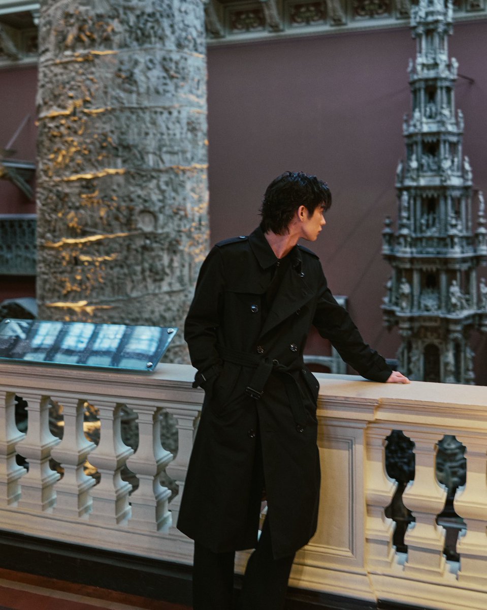 allbright_ofc's tweet photo. Bright in London with Burberry at V&amp;A 🇬🇧✨

(1/2)

#BurberryxBRIGHT
#BurberrySS27xBRIGHT
#bbrightvc
#Cloud9Ent https://t.co/I8oMZBMu3y