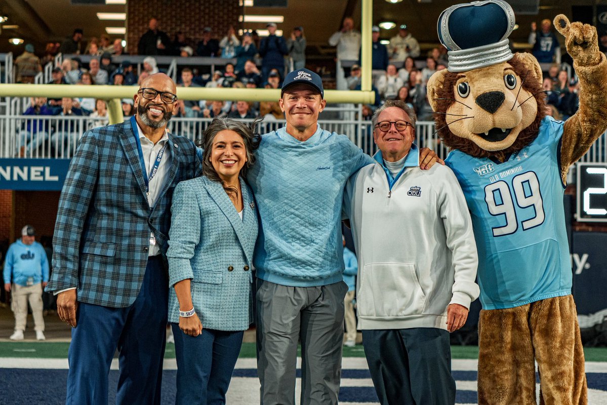 ODUFootball's tweet photo. Congratulations to Taylor Heinicke on his induction to the ODU Hall of Fame 🎉🏈

#ReignOn | #ALLIN https://t.co/GeMLQ4qb5h