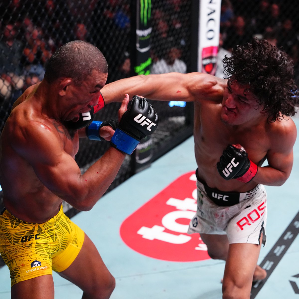 Raul Rosas Jr. (@​RaulRosasJr8) ties Farid Basharat for the longest active @​UFC win streak in the bantamweight division with his 6th consecutive win. #UFCVegas