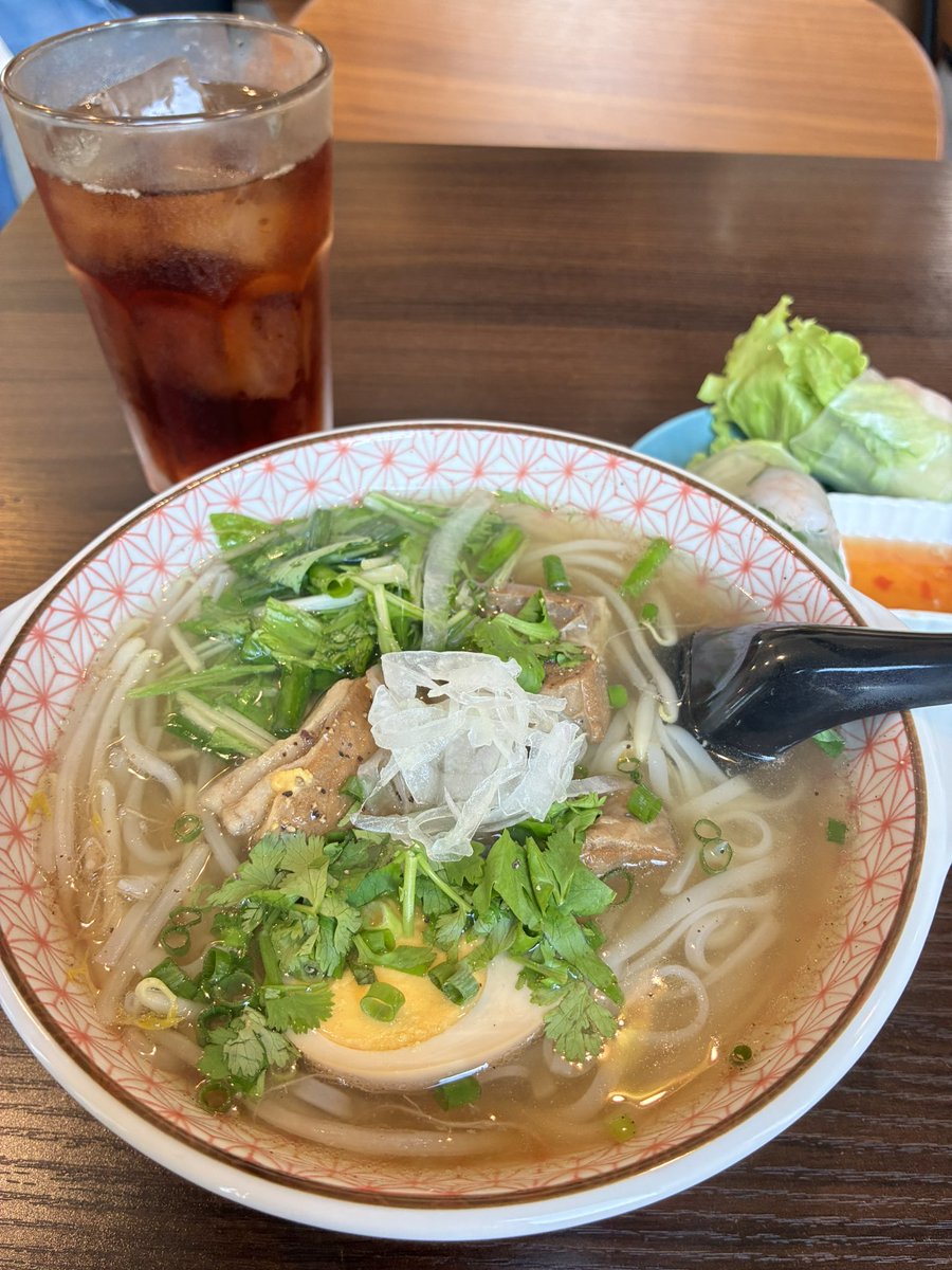 ever_green0404's tweet photo. 1人でフォー食べにきた😉 https://t.co/LsqSYeI2yb