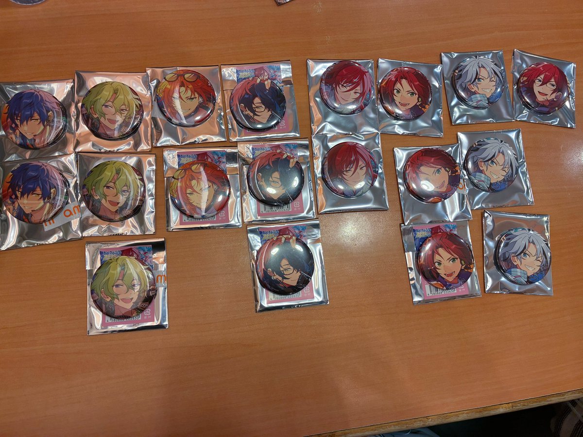 kuku____24's tweet photo. 【交換】 あんスタ コレクション缶バッジ コレ缶 2026Jun  idol

求　颯馬　真　泉
譲　画像の子

・郵送可能
・比率違い可能
・本日池袋のみ手渡し可能

颯馬友人分で集めております
検索からでもご気軽にお声がけ下さい https://t.co/FlV9GSGDWP