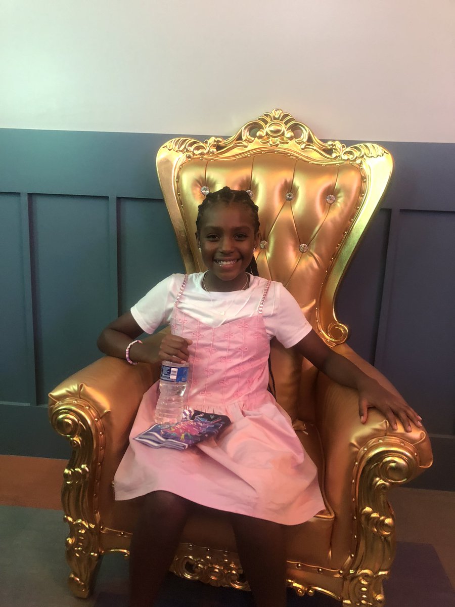 ILL_Y's tweet photo. Celebrated my Niece/GodDaughters Birthday today can’t believe she’s 10 now. It was a great day filled with friends that are fam. #FamilyFirst #FriendsForever #HappyBirthday https://t.co/kalGQTPvVx
