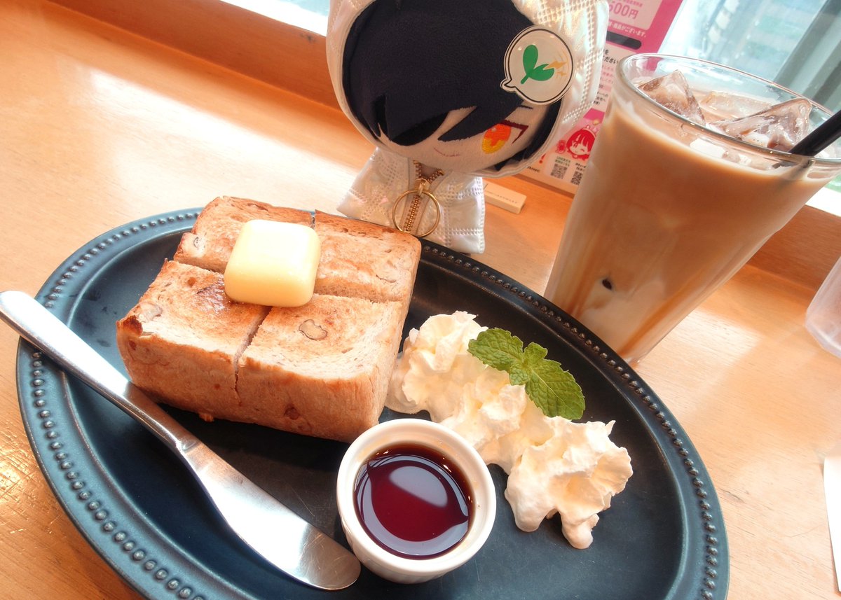 hutch_td's tweet photo. 今日のぶらんち♡
むつか堂さんのカフェに来ました、くるみパンうっっっま……！！ふわふわ！！
バターとメープルという、甘じょっぱで最高の組み合わせでござった……😌✨ https://t.co/zLndiKEw2a