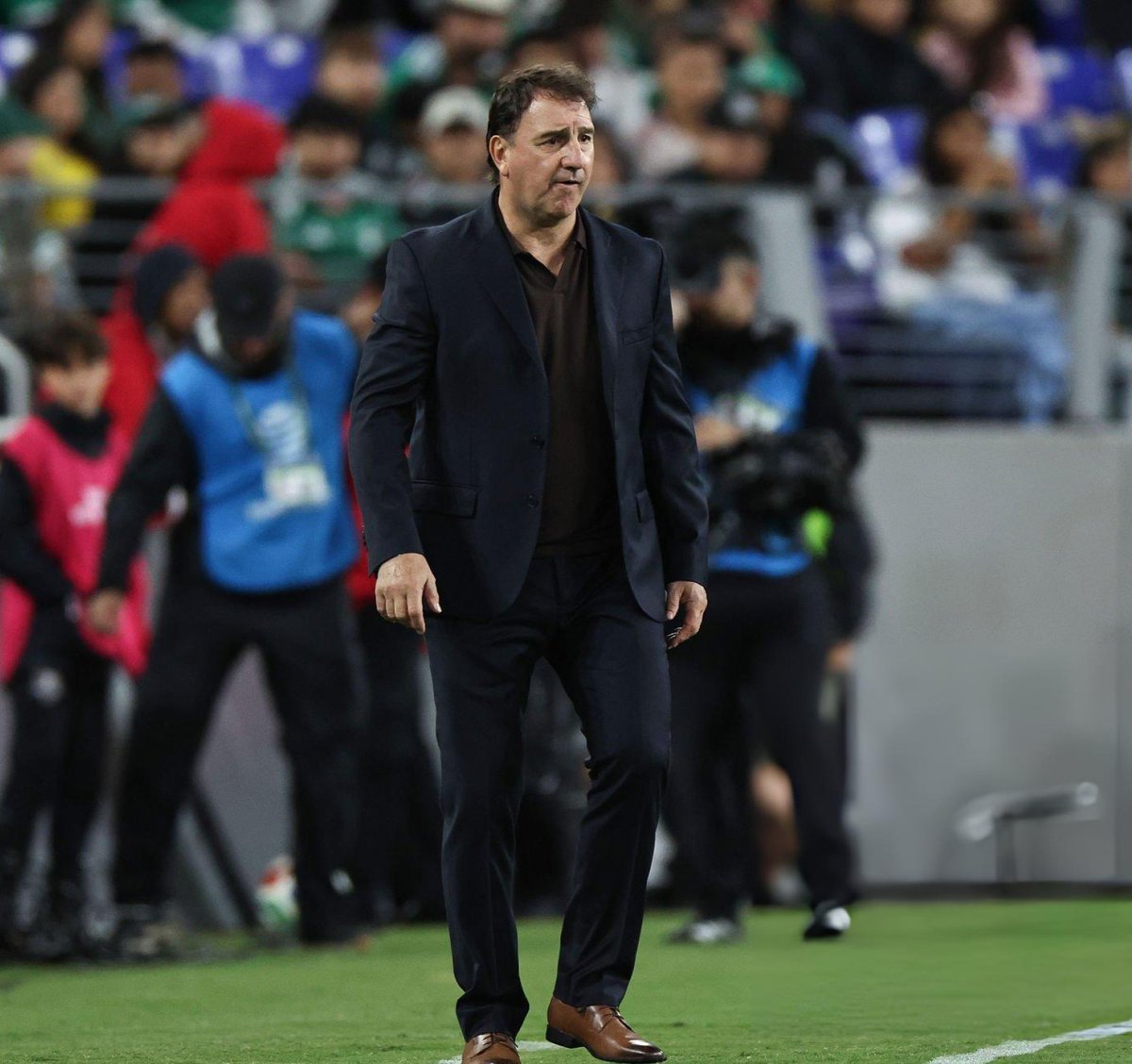 ByMrBrian's tweet photo. Lorenzo, eres un malparido cagón. Dejaste en el banco al jugador con mayor calidad que tenemos y te dio miedo de meterlo.

Rengifo juega en Atlético Nacional, ha mostrado huevos y calidad en partidos importantes, pero tú preferís seguir con la misma mierda que nos hizo perder una final de Copa América y hacer el ridículo en el Mundial.

Te bailó hoy un debutante como Márquez y Malillo. De todos los argentinos nos tocó el más cagón de todos.

Mal empieza el nuevo ciclo.