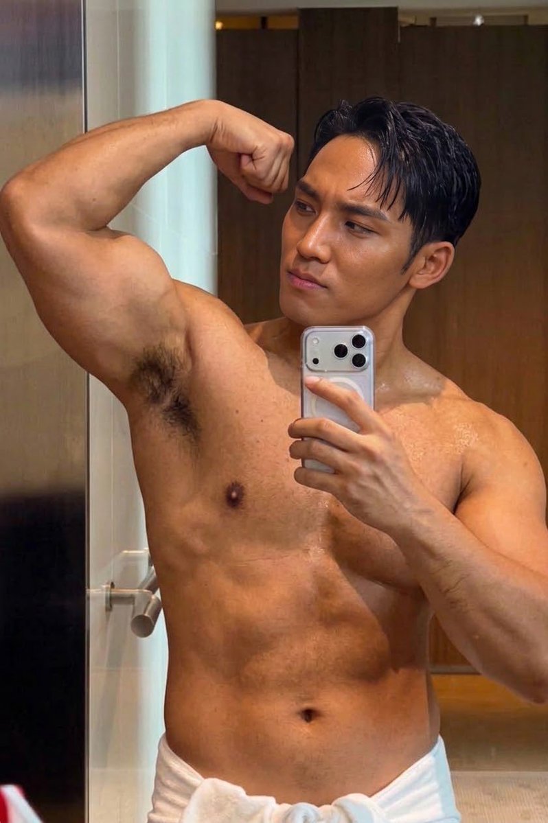 nigroapes's tweet photo. flexing    musky pits https://t.co/LdoooBxWGa