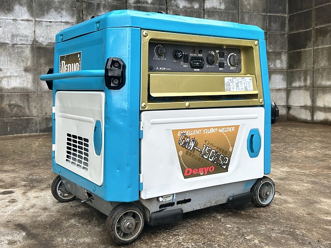 biglemon_kenkey's tweet photo. ⚡【整備済で即戦力】デンヨー GAW-150ES2

✅ 出力30〜150A対応
✅ φ2.0〜3.2mm溶接棒対応
✅ 一人用コンパクト設計
✅ クレカ支払可💳

デンヨーは国内屈指の信頼ブランド🏆「整備済」だから届いたその日から現場で使える即戦力っぷりが多くのプロに選ばれる理由👷‍♂️この注目、見逃す手はありません！

詳しくはBIGLEMONまで！

#デンヨー #溶接機 #エンジンウェルダー #整備済 #中古建機 #BIGLEMON #建設機械 #溶接