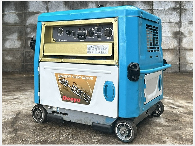 biglemon_kenkey's tweet photo. ⚡【整備済で即戦力】デンヨー GAW-150ES2

✅ 出力30〜150A対応
✅ φ2.0〜3.2mm溶接棒対応
✅ 一人用コンパクト設計
✅ クレカ支払可💳

デンヨーは国内屈指の信頼ブランド🏆「整備済」だから届いたその日から現場で使える即戦力っぷりが多くのプロに選ばれる理由👷‍♂️この注目、見逃す手はありません！

詳しくはBIGLEMONまで！

#デンヨー #溶接機 #エンジンウェルダー #整備済 #中古建機 #BIGLEMON #建設機械 #溶接