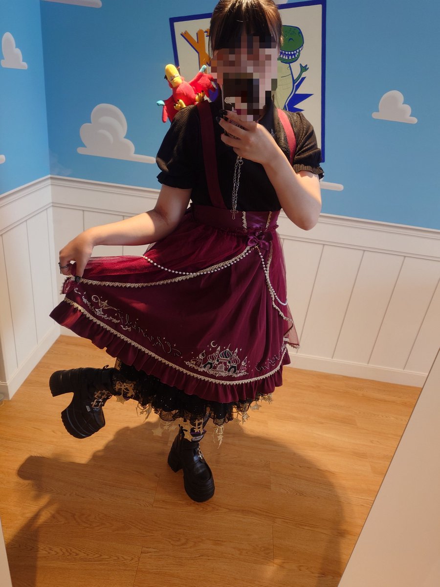 aikaminesan_'s tweet photo. 実はインパ🏰
シーでこれ着ても良かったんだけど、フレンジーみるからいいかなぁ？と

ちなみに相棒はフェロギデね？w
どこ推しなんって感じw https://t.co/Q1lapVz1gc