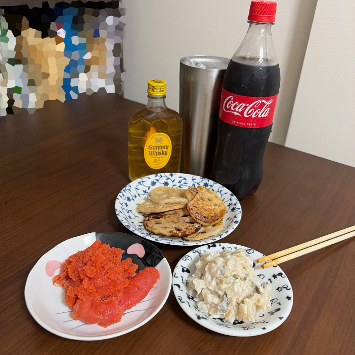 tekkotsu_x's tweet photo. 今日の作業のお供はこちら！

・コークハイボール
・明太子
・数の子わさび和え
・レンコンの素焼き

どんどん物価が値上がりする世の中だけど
裏👶とAIのおかげで、
飲みながら楽しく作業・開発できますわw

どこでもできて、
作業もそこまで難しくないのに
これで〇〇万円稼げるとか神かよ🤭 https://t.co/wtsyOMd3ed