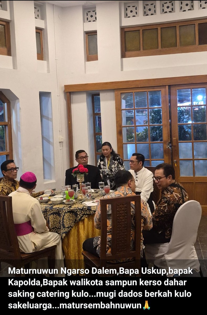 anakBulusiyes's tweet photo. kacauu wes ditahap cantika dimakan pak sri sultan❤️❤️🥰🥰 https://t.co/Ux7WpabBsc