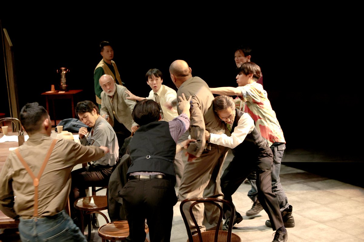 KITA8_THEATER's tweet photo. #ジョブキタ北八劇場
『 #12人の怒れる男 』

【🎉本日千穐楽🎉】
🕴️9月27日(日)14:00
🎟️当日券は開演の45分前より若干数販売

本日の公演をもって、いよいよ千穐楽となります🙌
同時に札幌演劇シーズン2026のラストデイでもあります

当日券の販売が若干数ございます🎟️
劇場にてお待ちしております🕴️ https://t.co/PrMLKXpF0n
