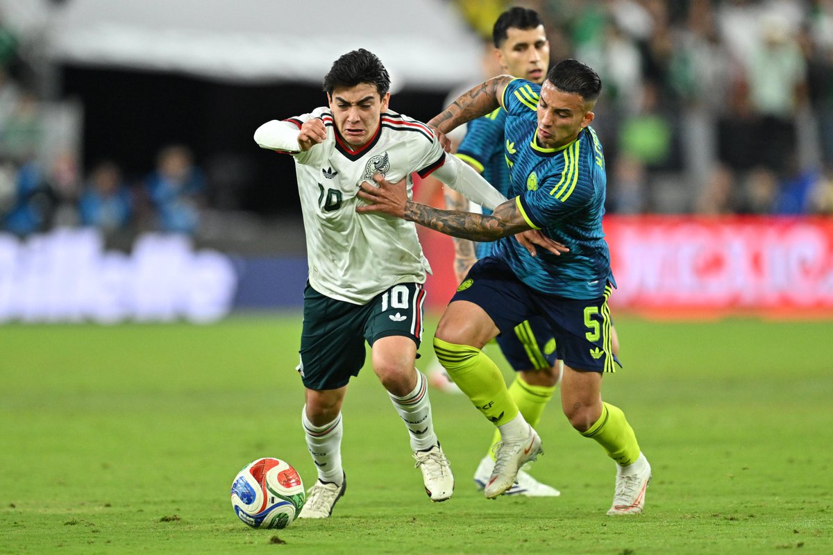GoalJP_Official's tweet photo. 🇲🇽 強豪対決はドロー 🇨🇴

メキシコとコロンビアの一戦はドロー。

10番を背負った17歳MFジルベルト・モラがメキシコ代表史上最年少ゴールを記録した。

メキシコ 1-1 コロンビア https://t.co/mo19j0q1v5