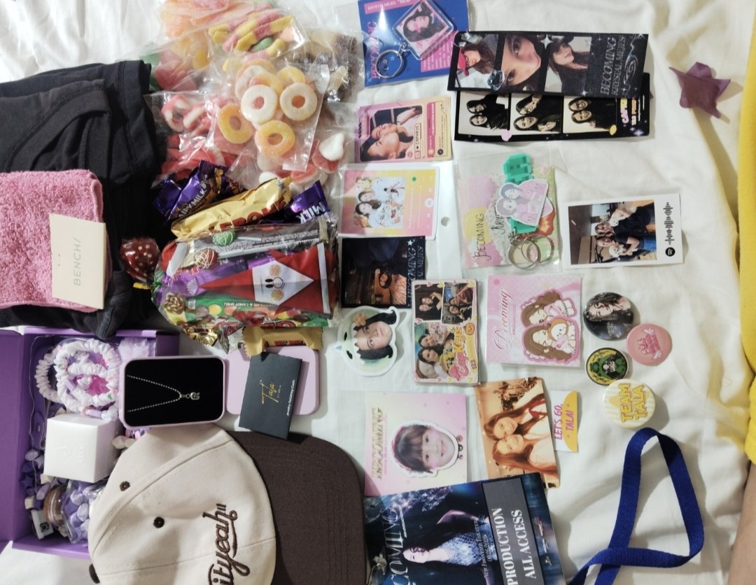 talamystar's tweet photo. Thank you so much po sa lahat ng gifts ninyo and sa freebies 😭 grabeee kayoo sobrang solid ninyo, support niyo lang kay tala okay na kami 🥹💜 appreciate all the love and gifts guyss. Mahal ko kayo TALIANS 💜

Nakain ko na po kasi yung kisses and Matcha biscuit ni ate toni 🥹💜 https://t.co/VxnwtHNOOg