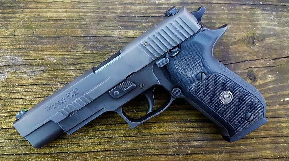 2thyTV's tweet photo. There are a lot of guns and variants I would like to see in #EFT
If any of these make it in to a future update in the near future I will do a comprehensive Usec voiceline pack for free as barter 

Sig P220 .45/ 10mm
1911 10mm barrel, slide 
7.62 RPK
 
more below, you suggest also https://t.co/wF3xuDnH9O