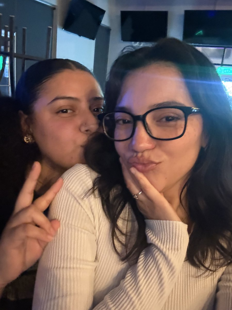 outforairr's tweet photo. drunk selfies https://t.co/wtfZq19qrk