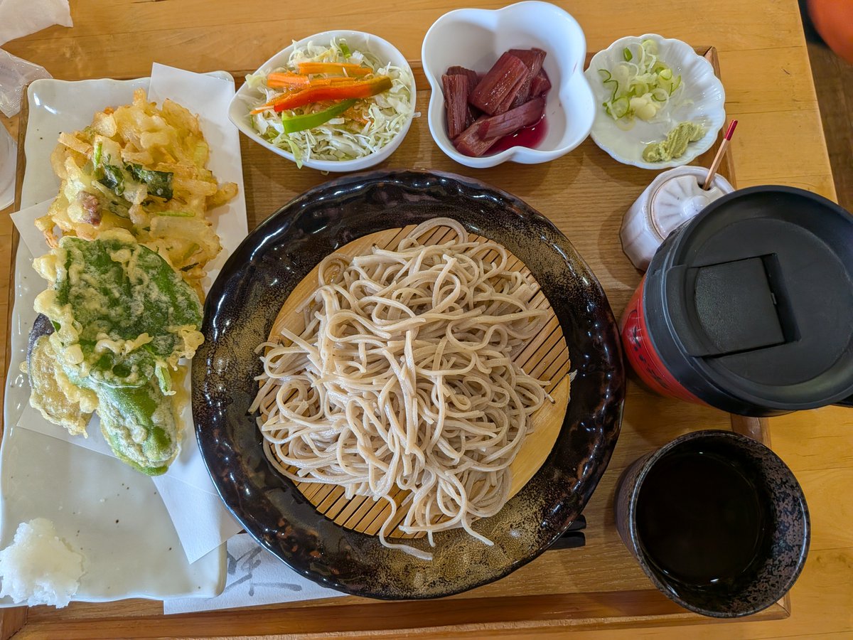 AnDong12310's tweet photo. #すがばたけ
季節のてんぷらそばの昼メシです。 https://t.co/tggPXdJFLL