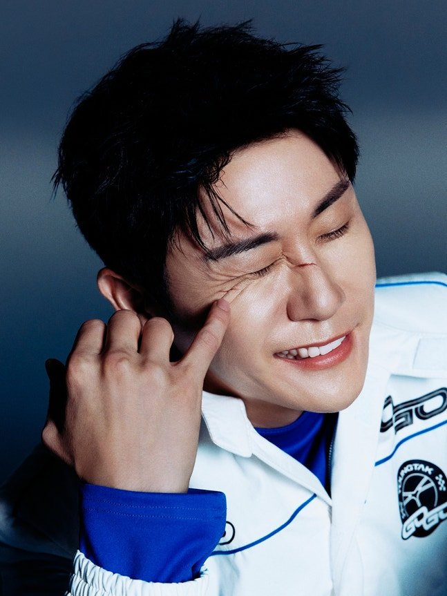 withtak_'s tweet photo. 영탁, ‘꺾어’로 지상파 음악방송 정상 “생각지도 못한 1위..영블스 고마워요” (출처 : 네이버 연예) https://t.co/iU3vtwvwDP https://t.co/WTq3KwbGwt